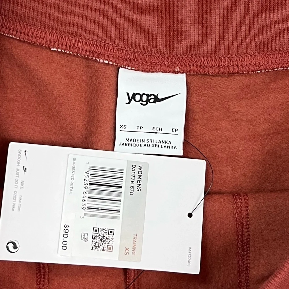 NWT Nike Yoga Luce Fleece Cropped Pants in Red Stone